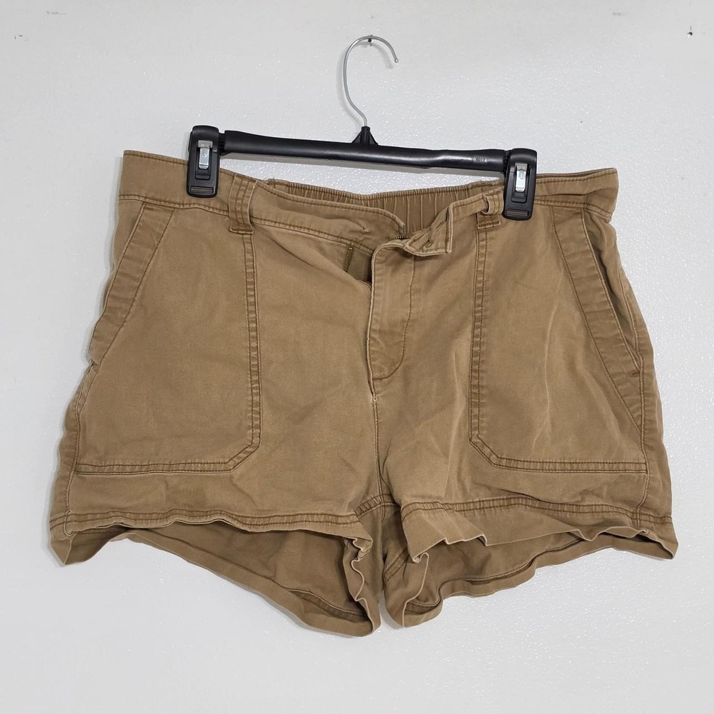 Old Navy Khaki Tan Shorts Women's L Easy everyday khaki shorts